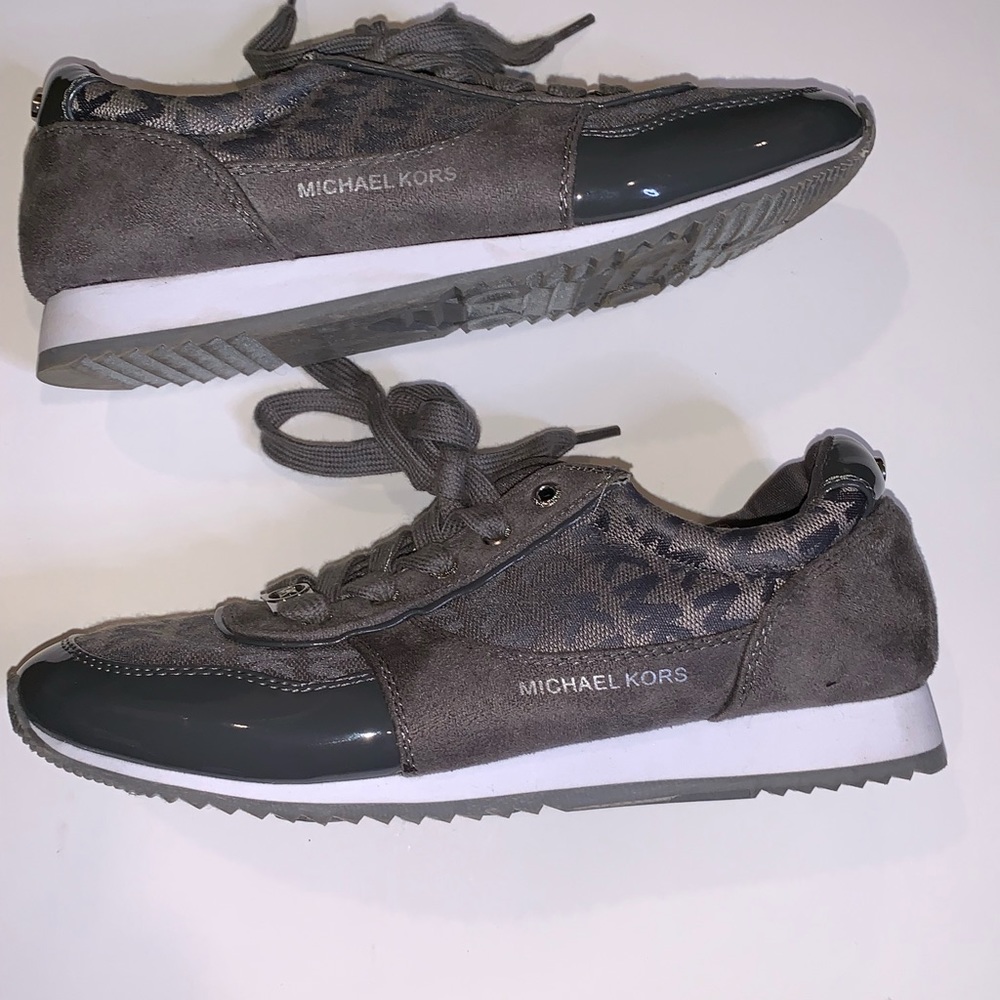 Michael Kors signature sneakers 👟
